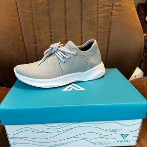 Vessi Women’s size 6-“EVERYDAY Mist Grey BRAND NEW IN BOX